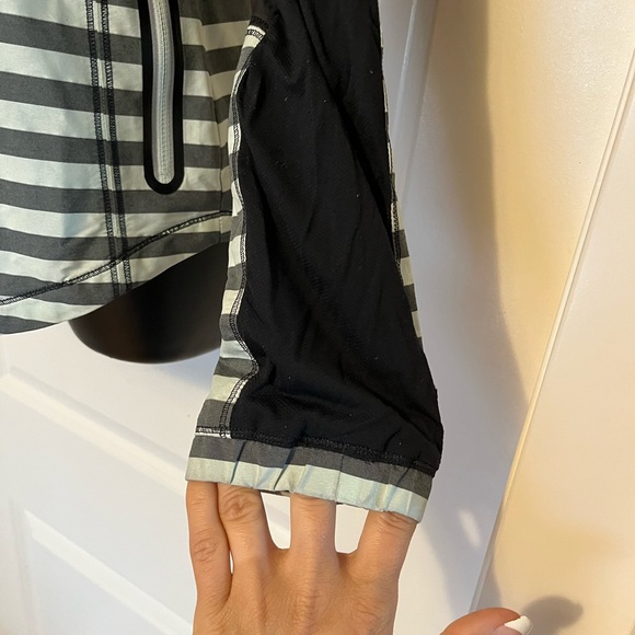 Lululemon Run Get Up And Glow Jacket! - Picture 6 of 13